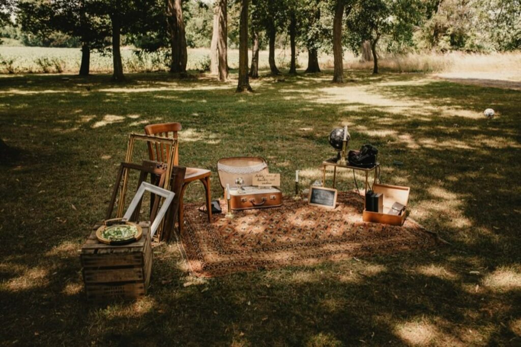 Décoration pour le Photo Booth lors d'un mariage au Chateau La Commanderie à Plaigne