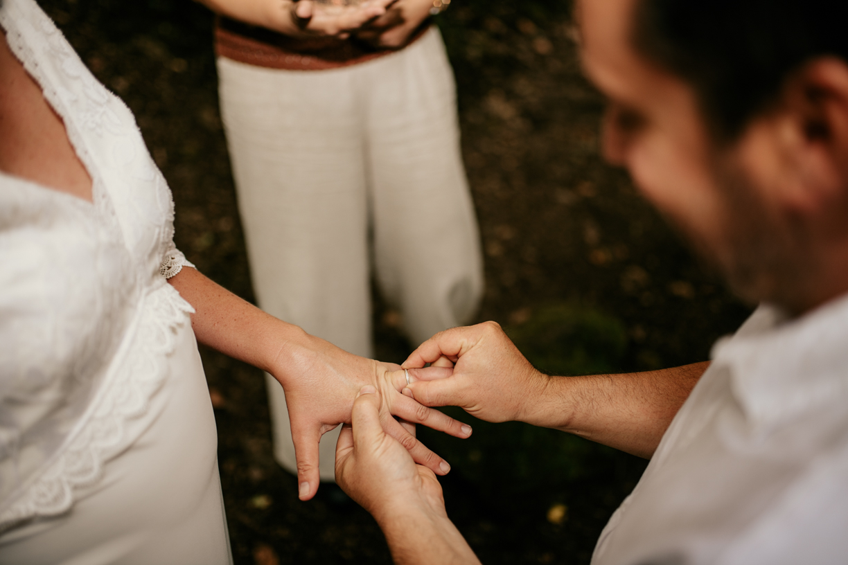 Photo prise par @sophiebacherephotos d'une fugue amoureuse dans le Tarn